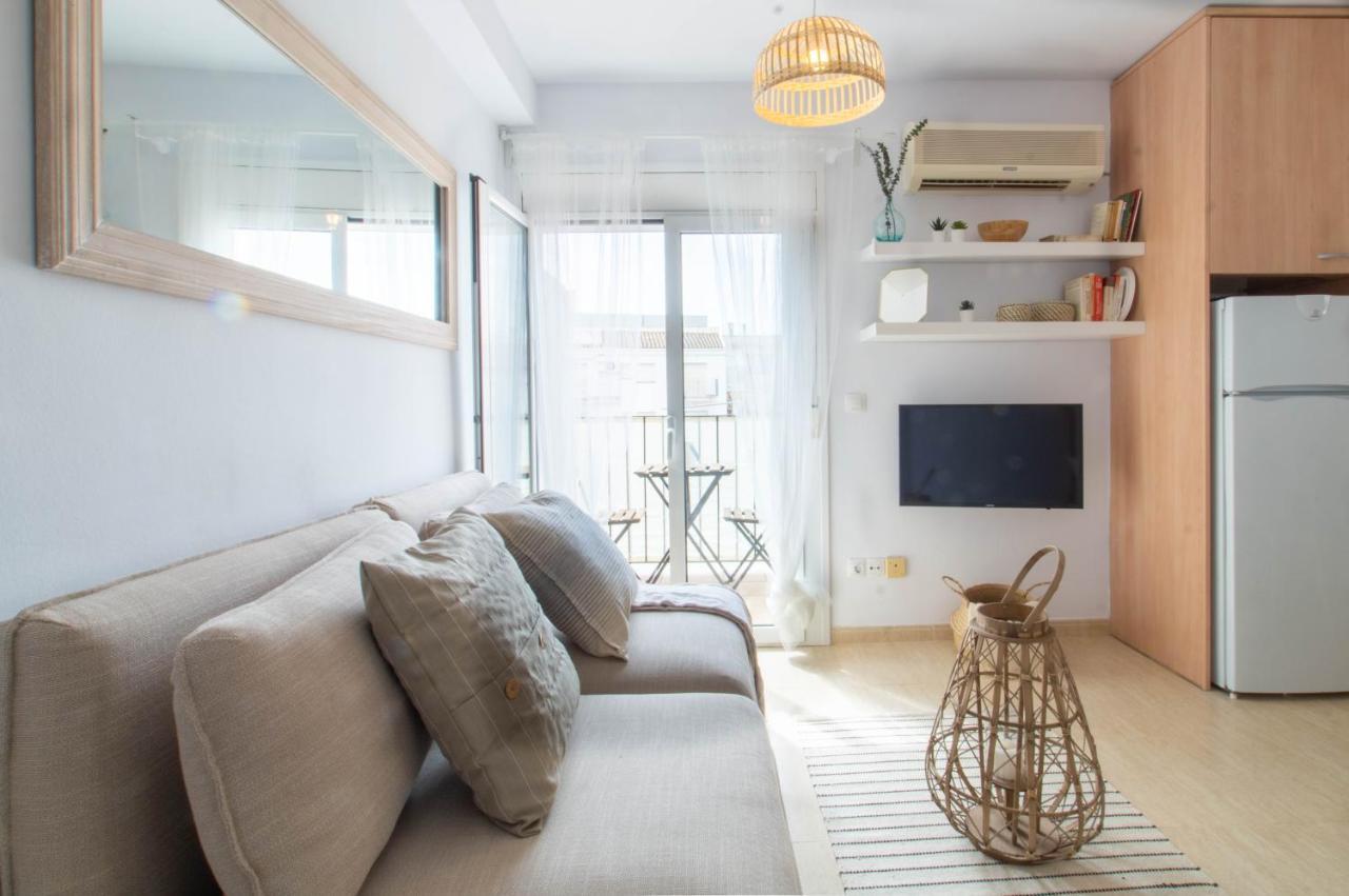 Apartment Budget 21 *